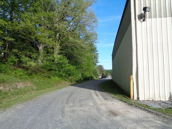157 Willis Ave, Crab Orchard, WV 25827